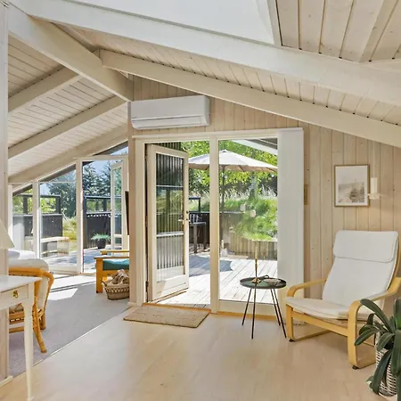 3 Bedroom Beautiful In Дом отдыха Блокхус