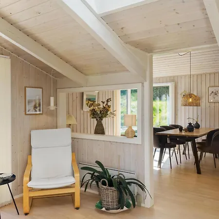 3 Bedroom Beautiful In Блокхус